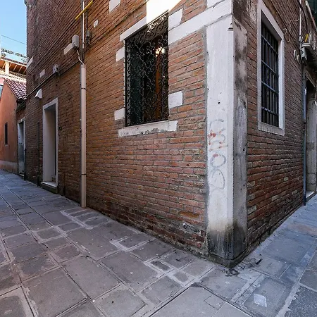 La Perla Appartement *